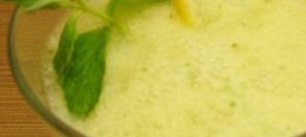 Дынный смузи с лимоном и мятой