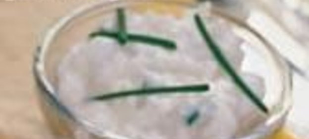 Соус к отварному картофелю со сметаной и чесноком