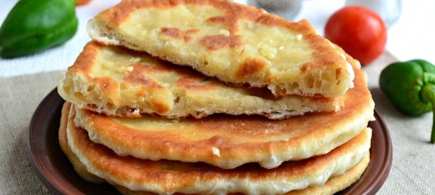 Чесночные лепешки в мультиварке