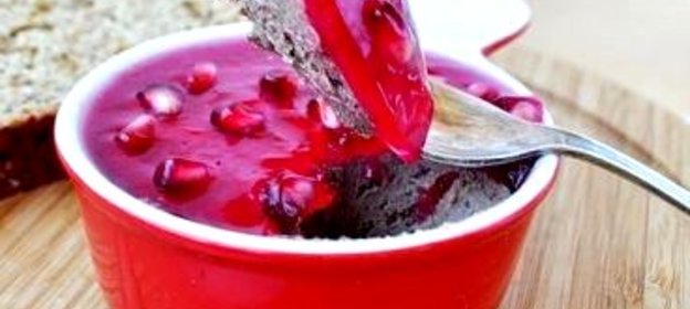 Пате из куриной печени с гранатовым желе