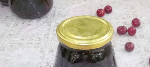 Пельмени из макрели в холодном бульоне