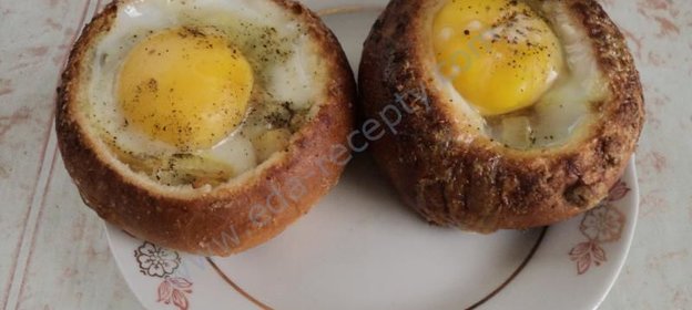 Яичница в булочке