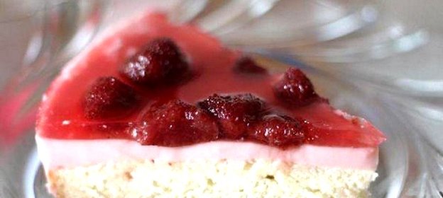 Клубничный торт-желе