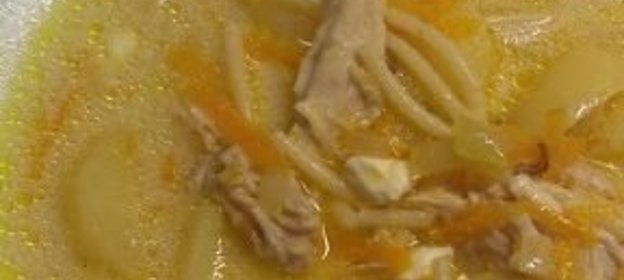 Суп лимонный с рисом, листьями лопуха и сметаной