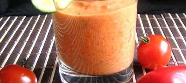 Дип из простокваши и запеченных красных овощей