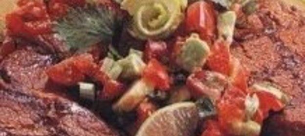 Говяжьи стейки с томатной сальсой