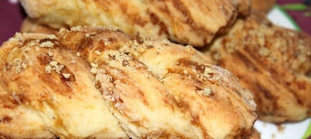 Булочки нежные творожные косички