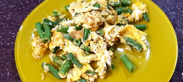 Яичница со стручковой фасолью
