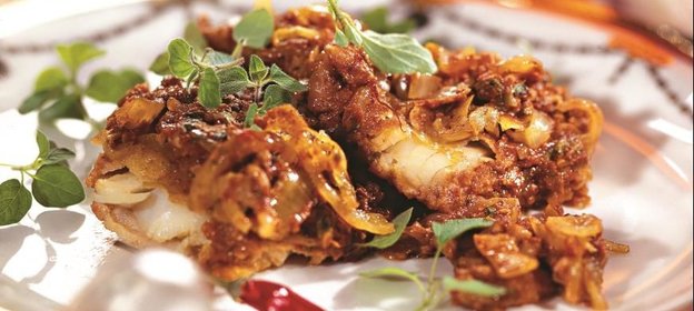 Филе морского окуня с соусом Сацебели