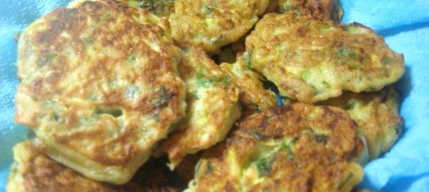 Оладьи из кабачков и кинзы