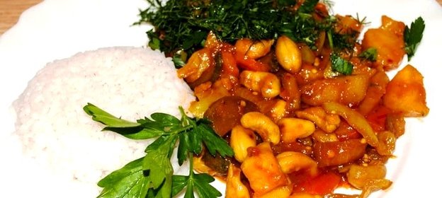 Овощи в кисло-сладком соусе с кешью