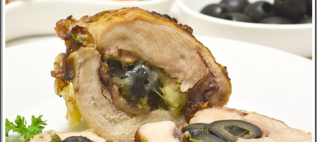 Кролик фаршированный маслинами и моцареллой