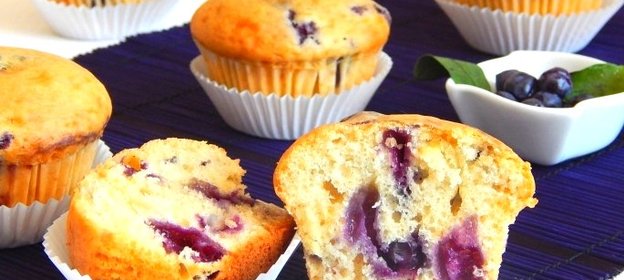 Маффины на ряженке с голубикой