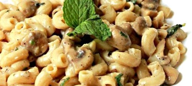Паста с грибами и нежным мятным соусом