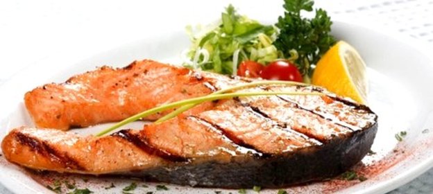 Стейк из форели на углях