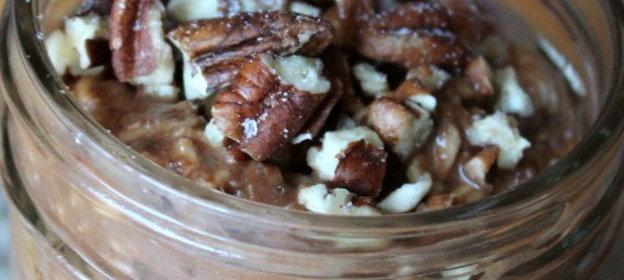 Десерт из фиников и геркулеса в банке