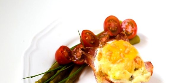 Яичница запеченная с беконом