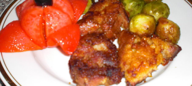 Филе парного поросенка в винном маринаде с овощами