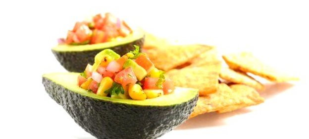 Сальса из авокадо и кукурузы