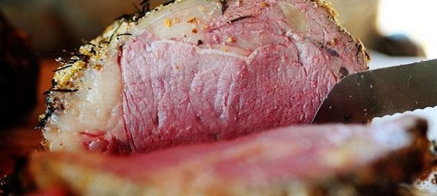 Стейк рибай с розмарином, тимьяном и чесноком