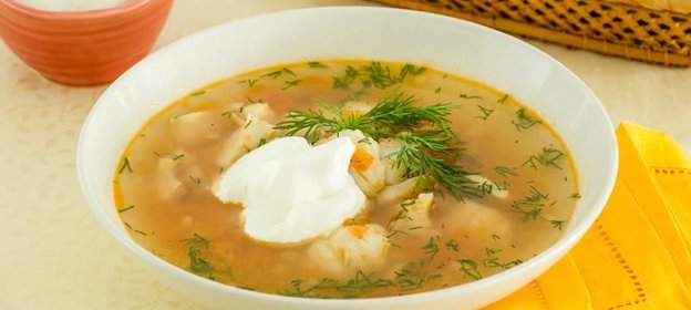 Уха из судака с помидорами