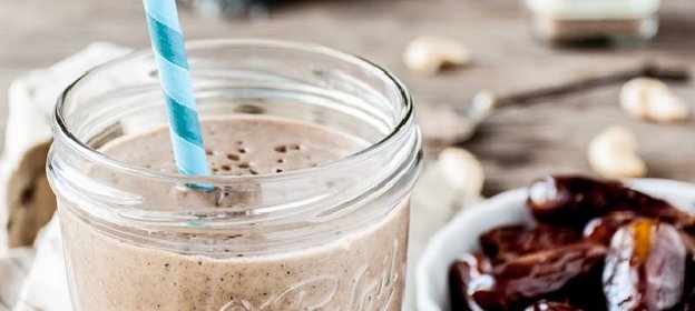 Смузи с финиками