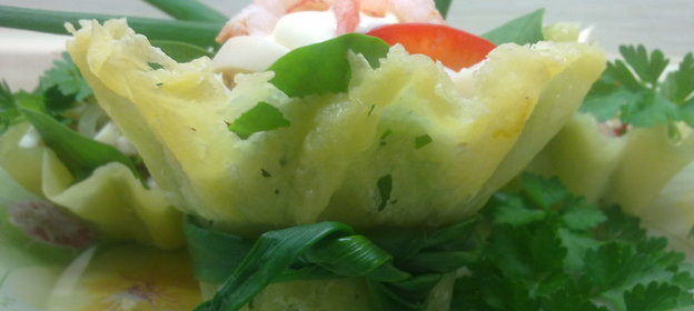 Салат Морской в сырных корзиночках