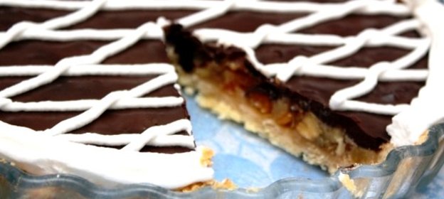 Шоколадный торт с ириской