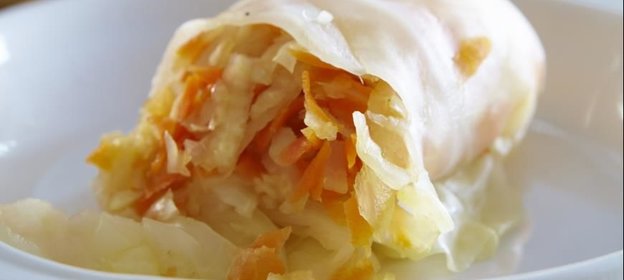 Жгучие маринованные голубцы с овощами