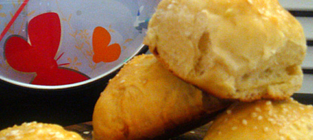 Сдобные булочки (идеально для бутербродов)