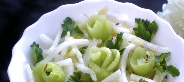 Салат из редьки с яблоком