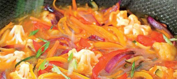 Овощи в кисло-сладком имбирном соусе