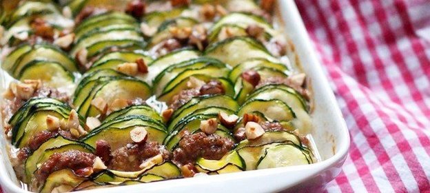 Запеканка из кабачков с фрикадельками