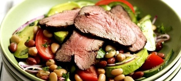 Салат с бобами и мясом