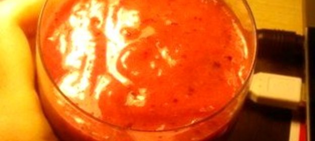 Смузи с грейпфрутом, бананом и клюквой