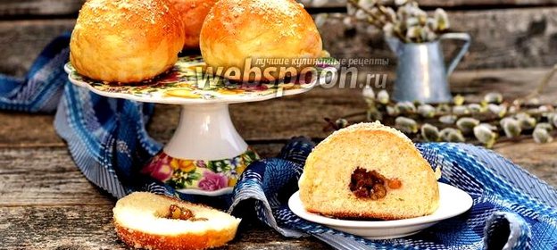 Дрожжевые булочки с изюмом