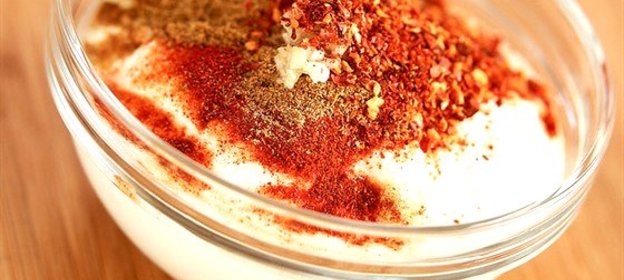 Пряный йогуртовый маринад с индийскими специями