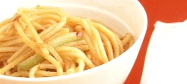 Спагетти с морковью и арахисовым маслом