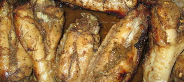 Крылья индейки в гранатовом маринаде