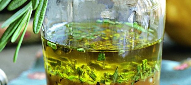 Наш любимый универсальный маринад с розмарином и чесноком