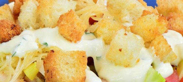 Салат Цезарь с пекинской капустой