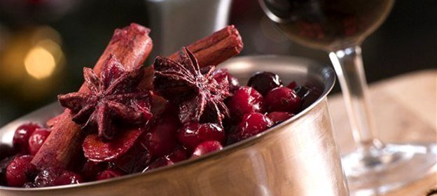 Клюквенный соус с портвейном и корицей