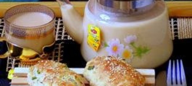 Булочки для завтрака с ветчиной и зеленым луком