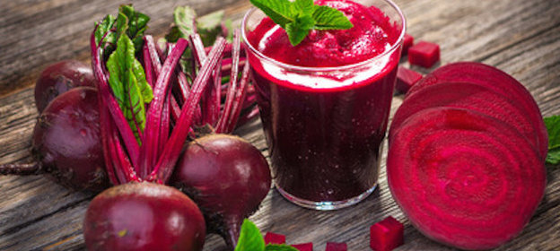 Смузи со свеклой, гранатом и апельсином