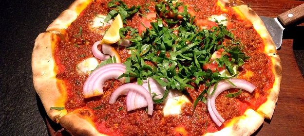 Пицца в домашних условиях с фаршем