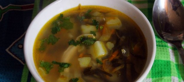 Куриный суп с рисом и морской капустой