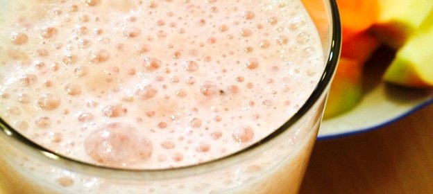 Смузи из замороженных фруктов с овсяными хлопьями