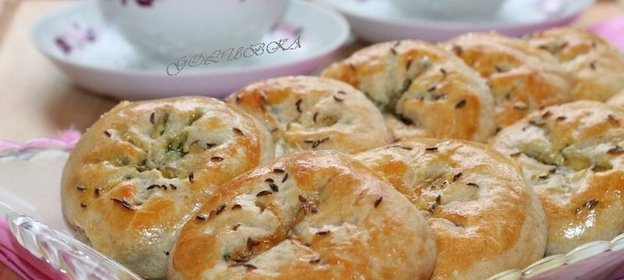 Булочки на кефире с оливками и зеленью