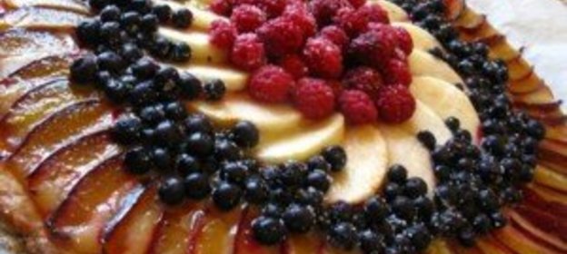 Фруктово-ягодная пицца с лимонным курдом