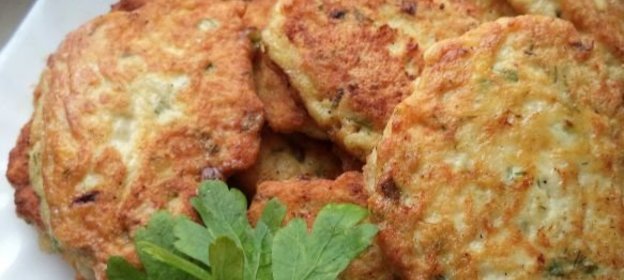 Бульон из овощей с домашней лапшой